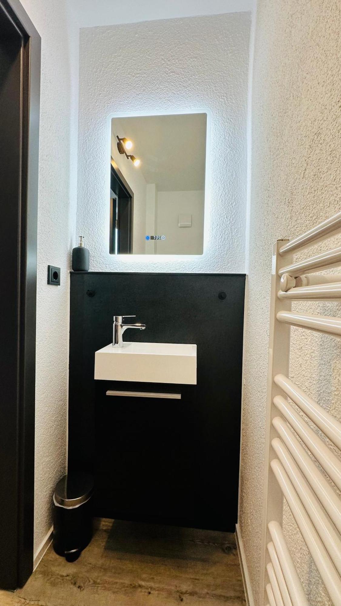 B&W Apartments Morschen Екстериор снимка